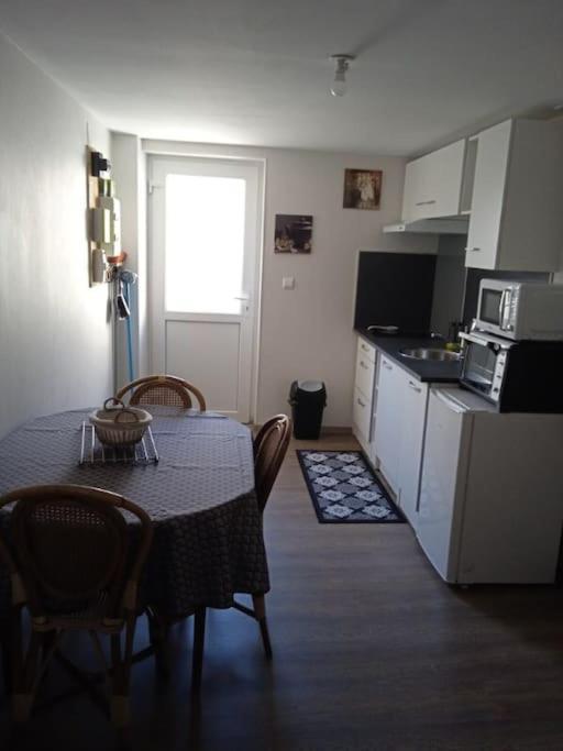 Maison Pour 2 A 4 Personnes Brassac-les-Mines Dış mekan fotoğraf